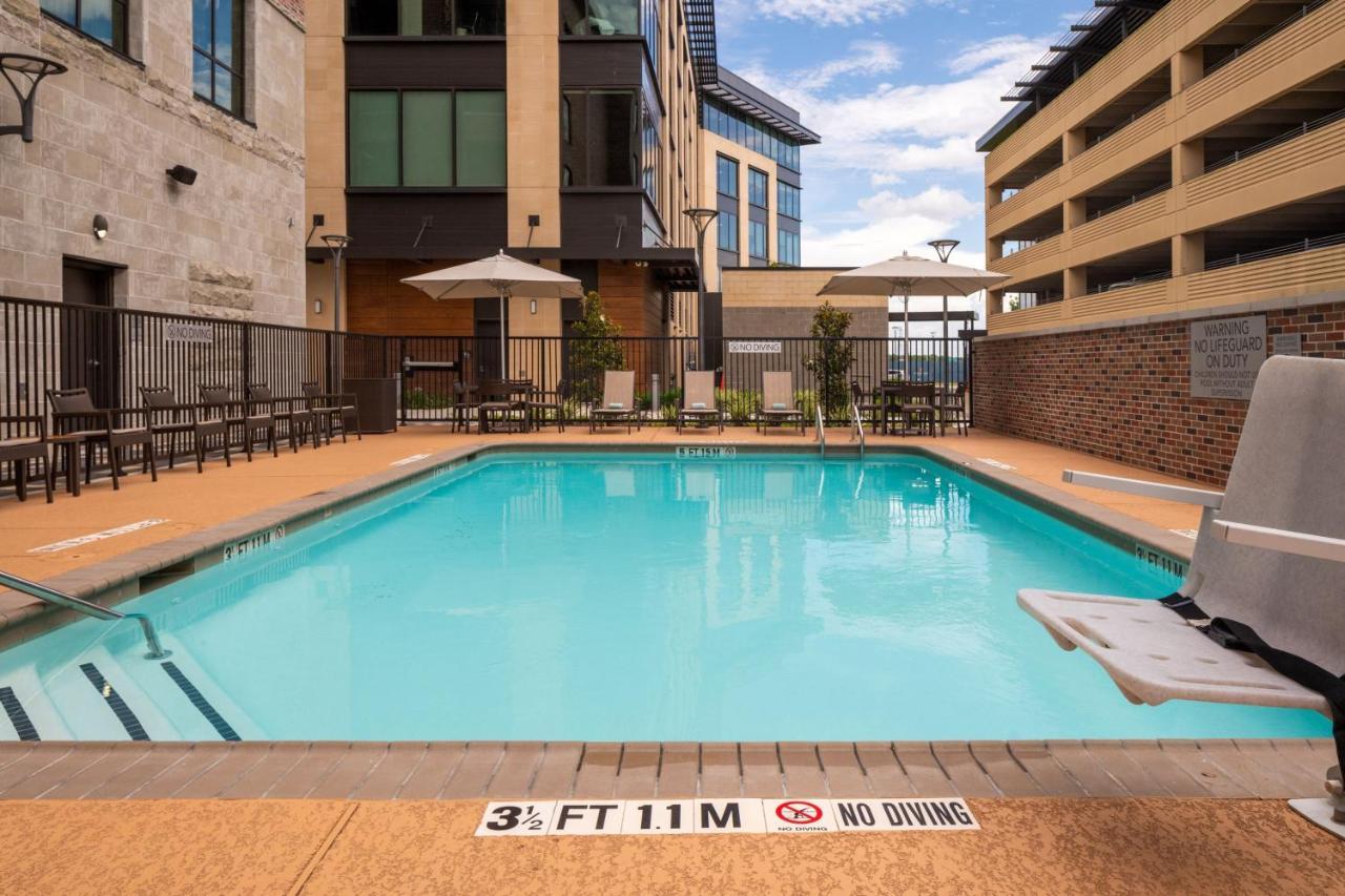 Courtyard By Marriott Houston Northeast Hotel Ngoại thất bức ảnh