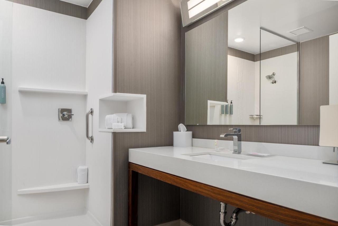 Courtyard By Marriott Houston Northeast Hotel Ngoại thất bức ảnh